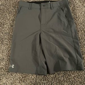 Boys Under Armour Size 16 Shorts